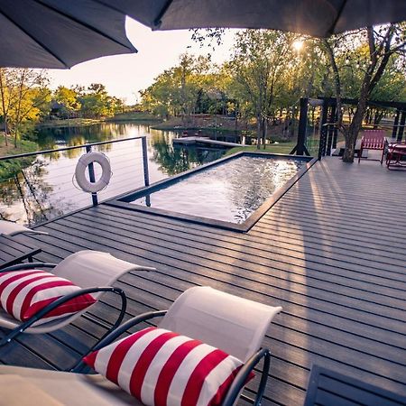Villa Lakeside South At Live Oak Lake à Bellmead Extérieur photo