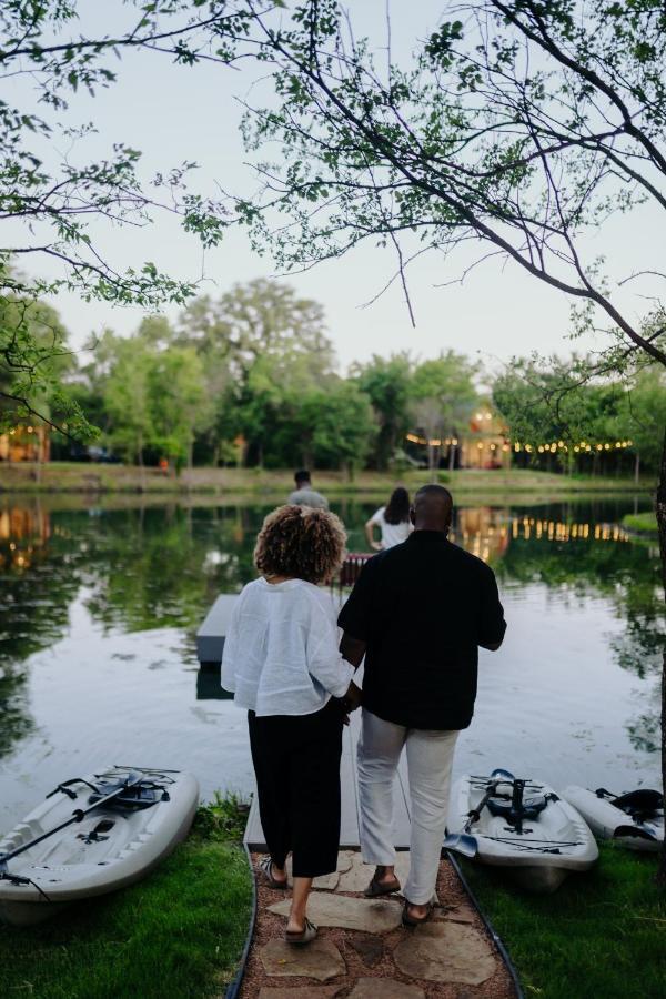 Villa Lakeside South At Live Oak Lake à Bellmead Extérieur photo