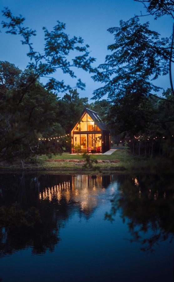 Villa Lakeside South At Live Oak Lake à Bellmead Extérieur photo